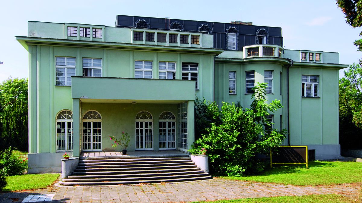 Kubistická vila Otakara a Karly Čerychových je jednou z nejcennějších staveb Královéhradeckého kraje